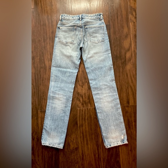 Brand new Zara jeans. Light blue colour. Size USA 0 / EUR 32. - Picture 2 of 3